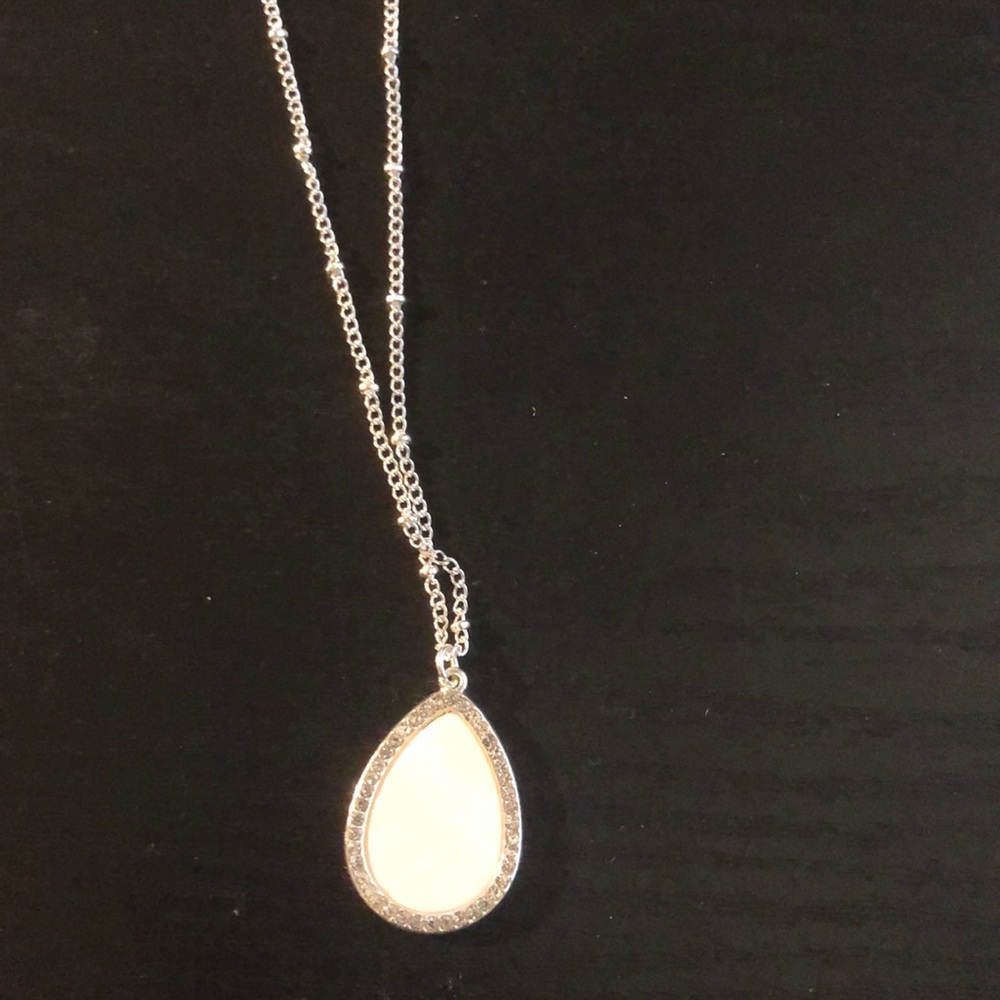 NEW! Really Pretty Long Necklace w/ White Pendant - Picture 6 of 7